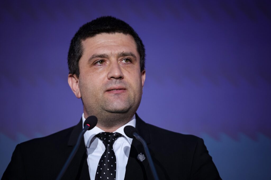 Radu Miruță, ministrul interimar al Transporturilor: 86% din călătorii cu CFR sunt nemulțumiți / Directorul CFR Călători convocat la minister