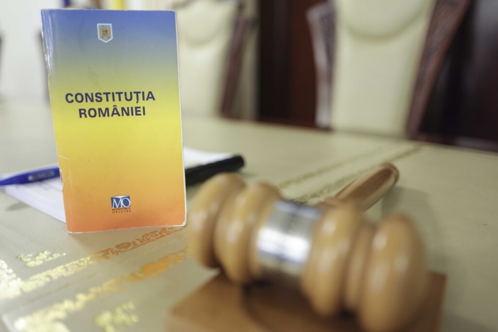 Curtea Constituțională dezbate joi sesizarea lui Ilie Bolojan ce privește conflictul de natură constituțională cu instanța supremă