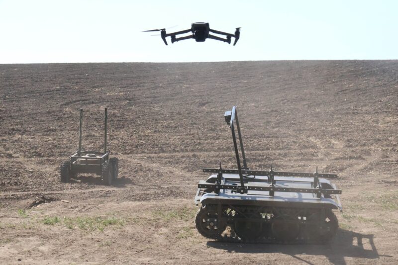 Ucraina trimite roboți de luptă în locul soldaților / Kievul a comandat zeci de mii de roboți de luptă și logistici