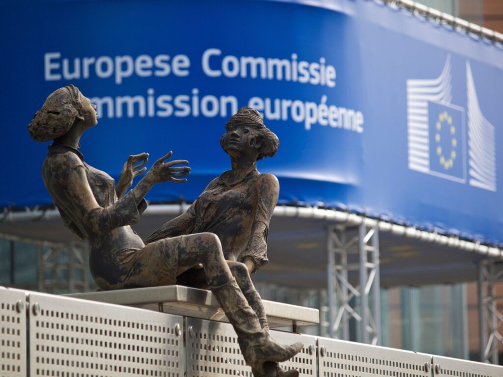 BREAKING | Raportul Rule of Law al Comisiei Europene critică desființarea comitetului Bolojan pe Justiție și constată lipsa de progrese în investigarea corupției din Justiție
