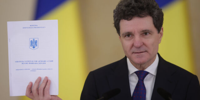 Nicușor Dan, președintele României, susține o conferință de presă la Palatul Cotroceni din București, 12 noiembrie 2025