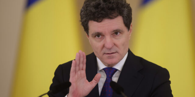 Nicușor Dan, președintele României, susține o conferință de presă la Palatul Cotroceni din București, 12 noiembrie 2025