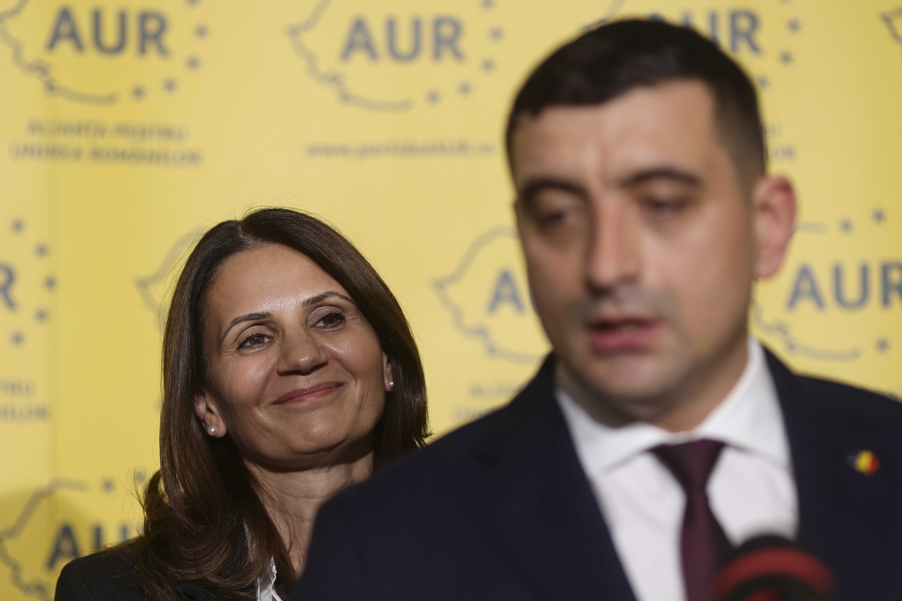 Extremistul Simion, mesaj criptic: AUR are 90 de parlamentari. Ei semnează și votează orice moțiune și suspendare