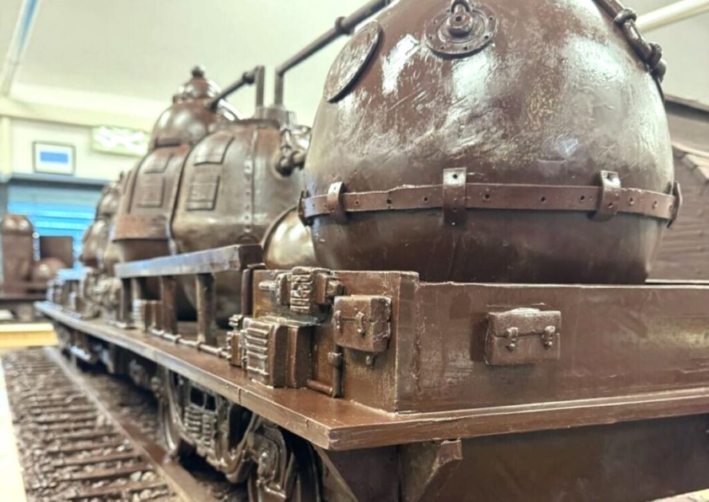 VIDEO | Winter Games Express, cel mai lung tren de ciocolată din istorie, va fi asamblat si expus la Milano / Va marca inaugurarea Jocurilor Olimpice de iarnă 2026 