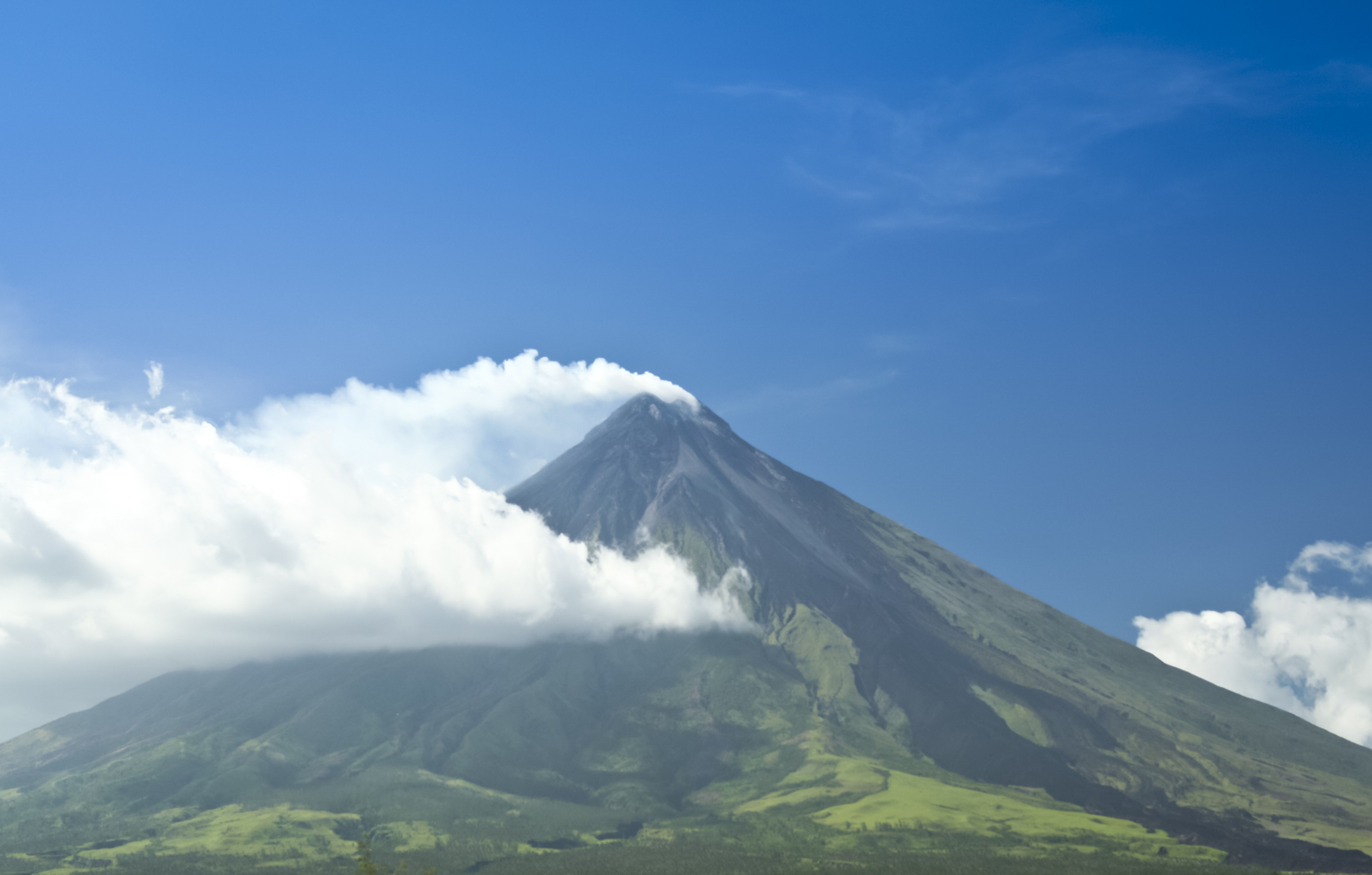 Cel mai activ vulcan din Filipine, în prag de erupție. Autoritățile sunt în stare de alertă