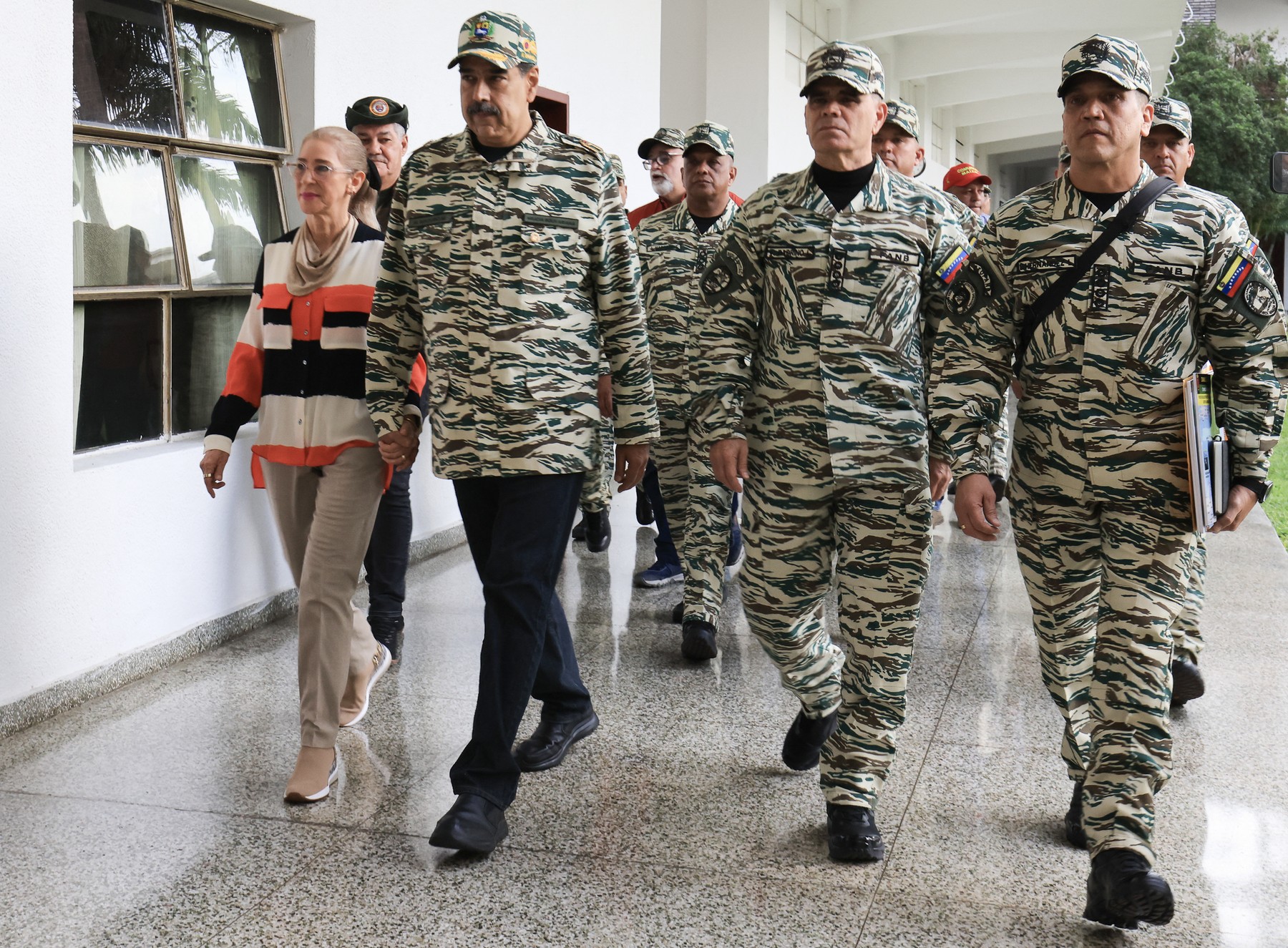 Maduro și soția sa au fost capturați de forțele americane în dormitorul lor, în timp ce dormeau