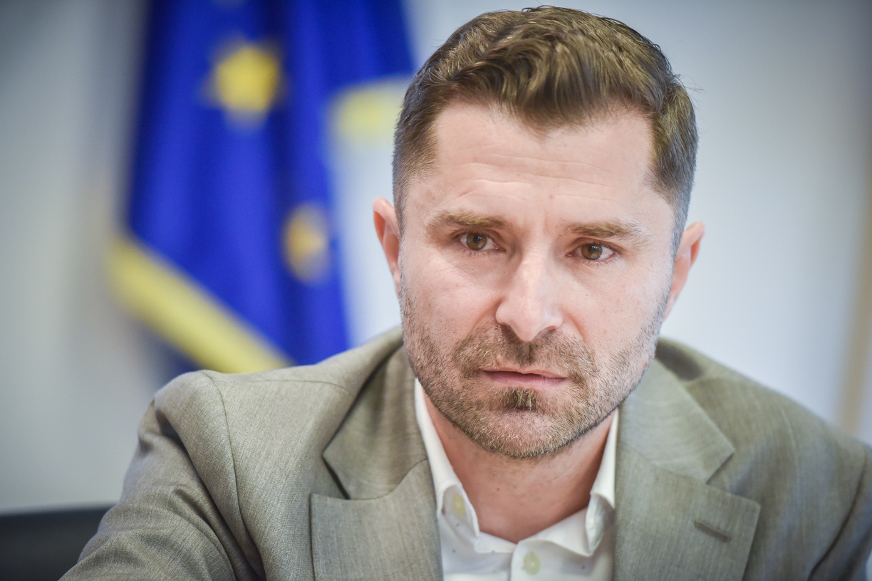 S-a pensionat șeful Poliției Municipiului Sibiu / Va împlini în acest an 48 de ani / ”Mă voi duce către partea de instructor de înot, pentru că am terminat un liceu sportiv”