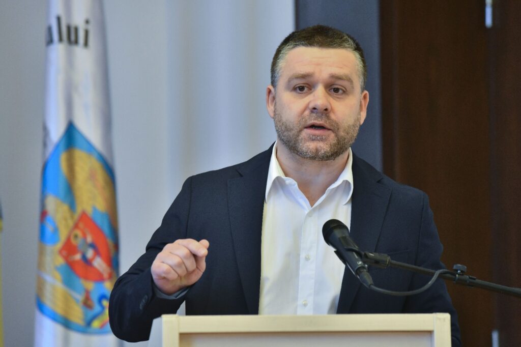 Ciprian Ciucu, atac la Nicușor Dan: Complot. Trădare. Ingerință. Conducerea statutară a Partidului Național Liberal nu a fost consultată. Este un act de agresiune la adresa unui partid democratic, nemaintîntâlnit până acum. Unul dintre obiective este ruperea PNL