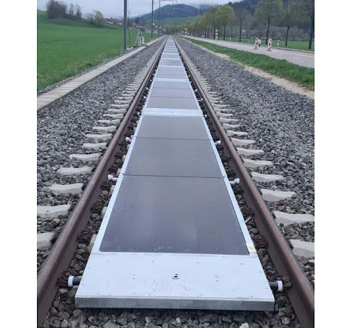 panouri solare, cale ferată
