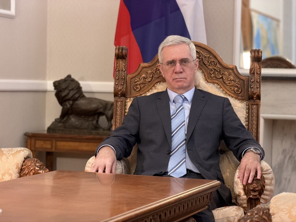 BREAKING România a expulzat un angajat al Ambasadei Rusiei ca răspuns la intrarea dronelor rusești pe teritoriul național
