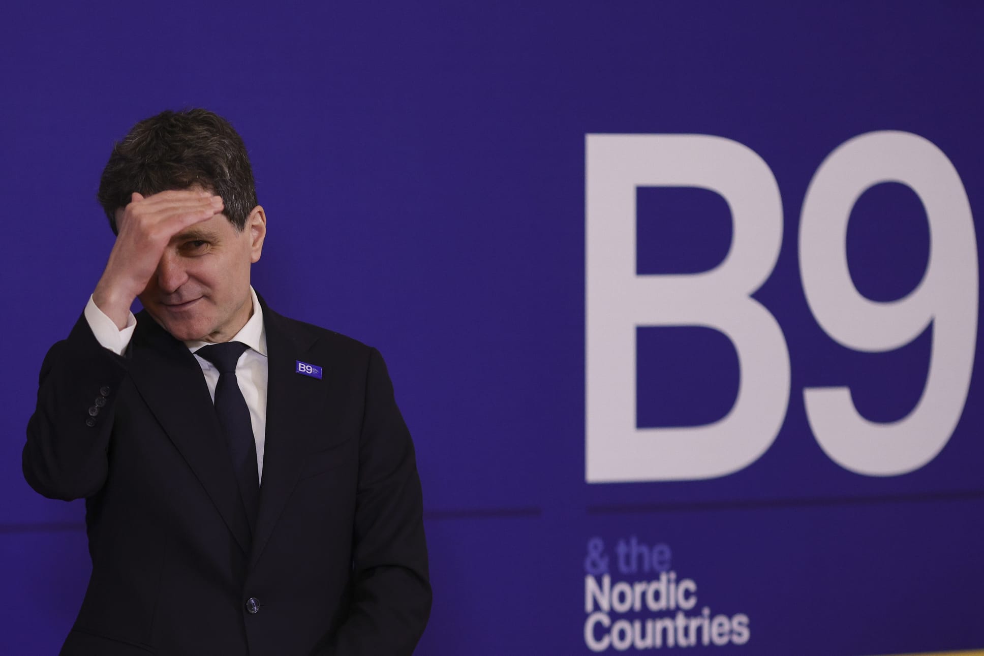 Nicușor Dan, prima reacție după eșecul lui Veștea și al tenativei de a rupe PNL: Le cer partidelor înțelegeri pe o majoritate parlamentară / Bolojan a propus guverne minoritare