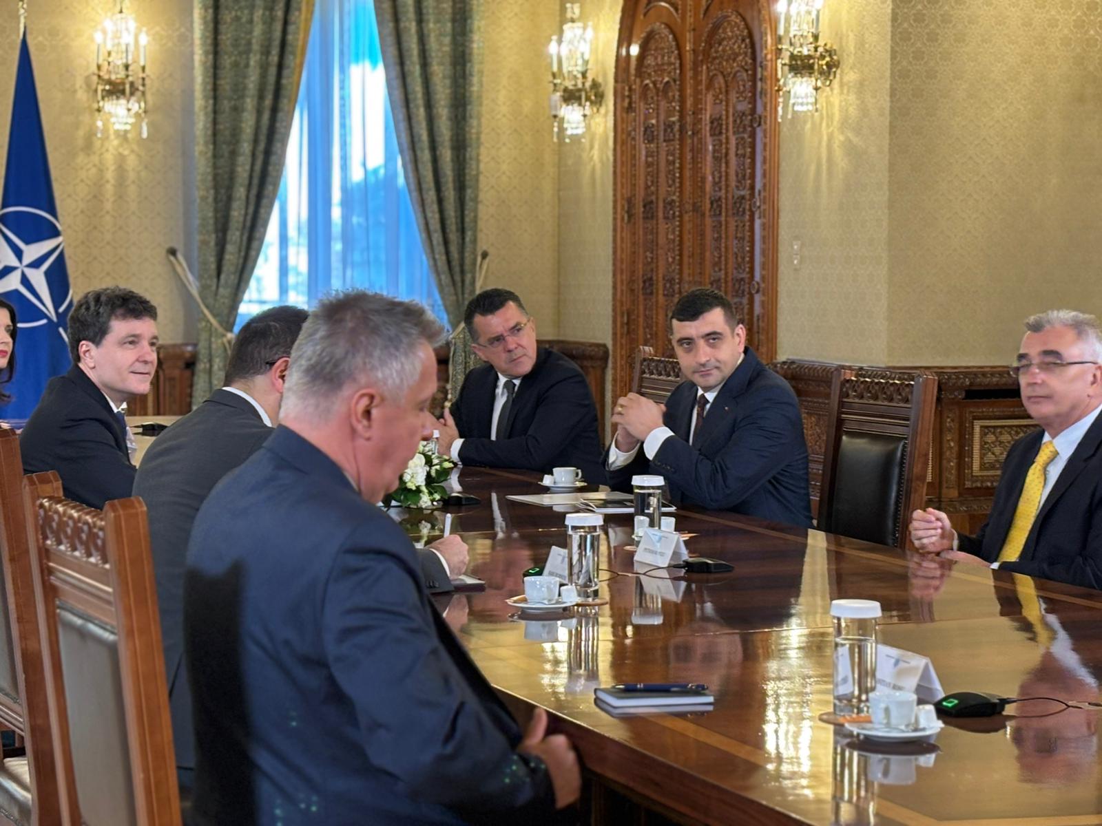 Ce s-a ales de liniile roșii ale președintelui față de AUR: premierul lui Nicușor Dan negociază direct cu George Simion pentru învestirea guvernului