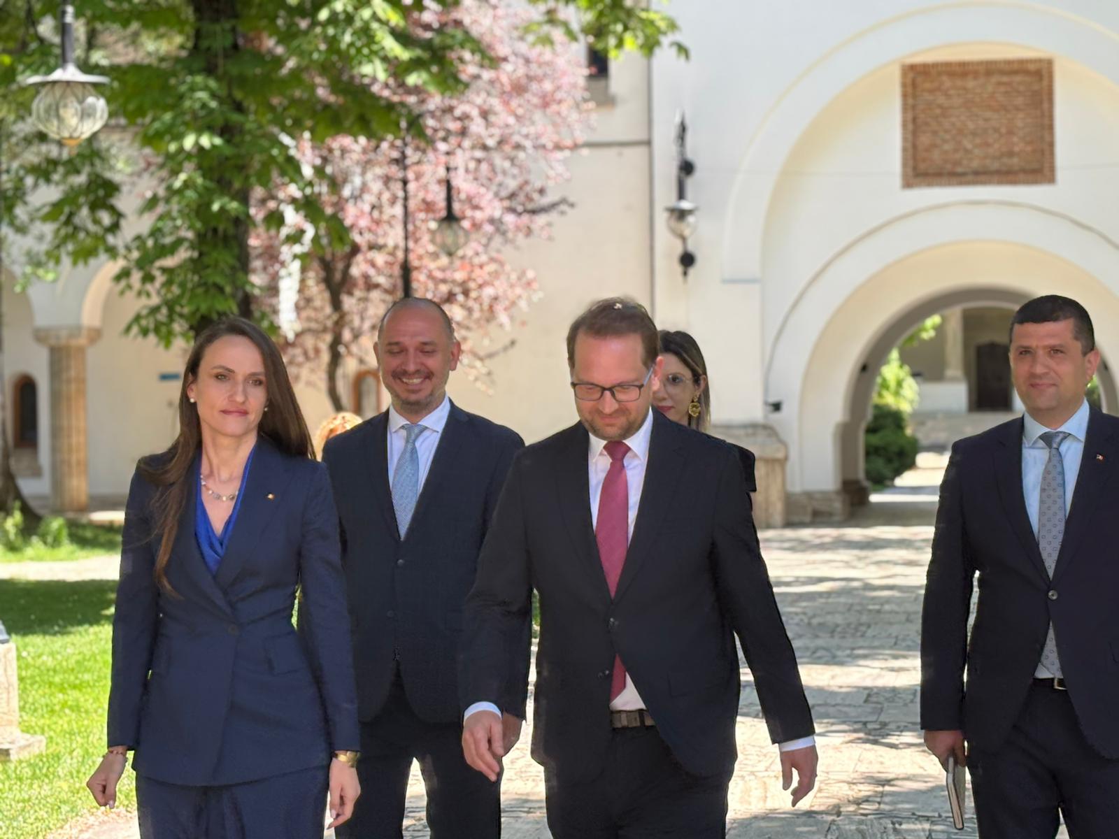 BREAKING USR a decis în unanimitate: Vom rămâne consecvenți cu decizia noastră de a nu mai forma un guvern cu PSD /  Un guvern care livrează rezultate pentru cetățeni nu se poate naște din trădarea propriului partid