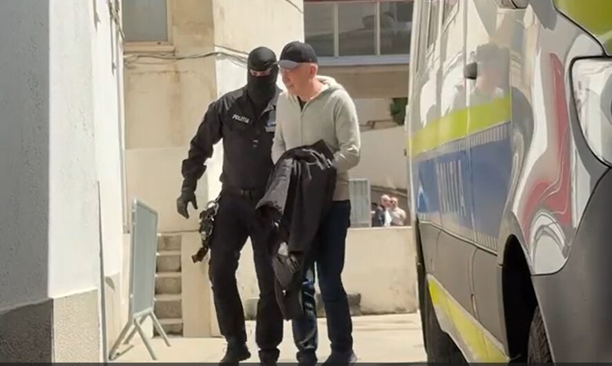 VIDEO | Procurorii Teodor Niță și Gigi Ștefan au ajuns la Înalta Curte de Casație și Justiție / Procurorii cer arestarea lor pentru 30 de zile / Ștefan, acuzat că a primit 170.000 de euro să intervină în dosare penale / Niță, acuzat că a ajutat un om de afaceri la ISU