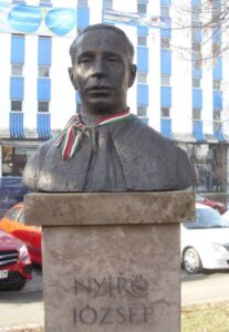Bustul lui Nyirő József din Odorheiu Secuiesc