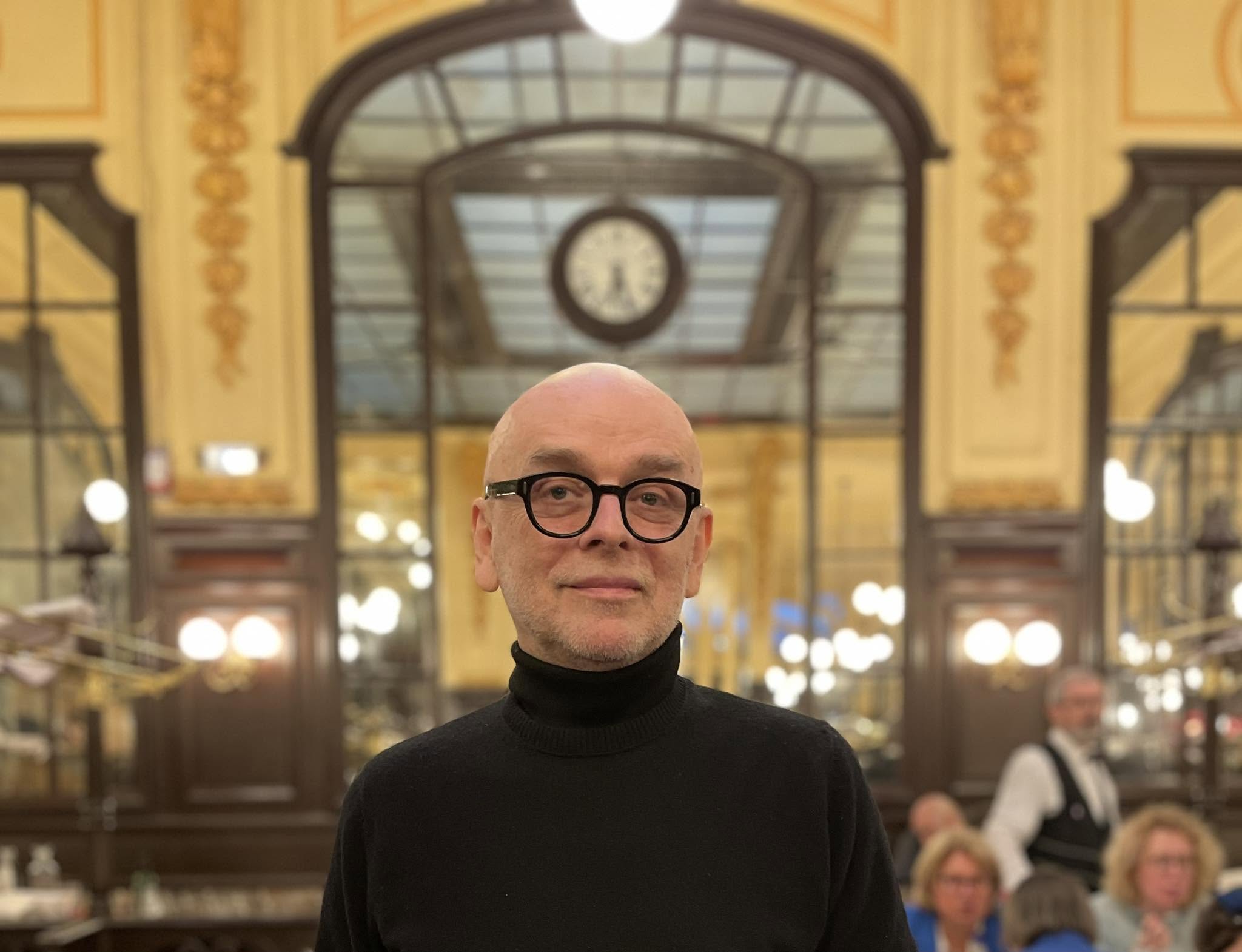 Fostul director al Muzeului Naţional de Artă al României, Călin Stegerean, a câștigat procesul cu Ministerul Culturii după ce a fost evaluat sub pragul minim / Instanța a dispus reluarea evaluării