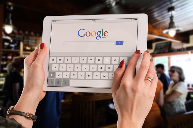 De ce imaginile mari pot aduce mai mult trafic pentru publisheri și branduri în Google Discover (P)
