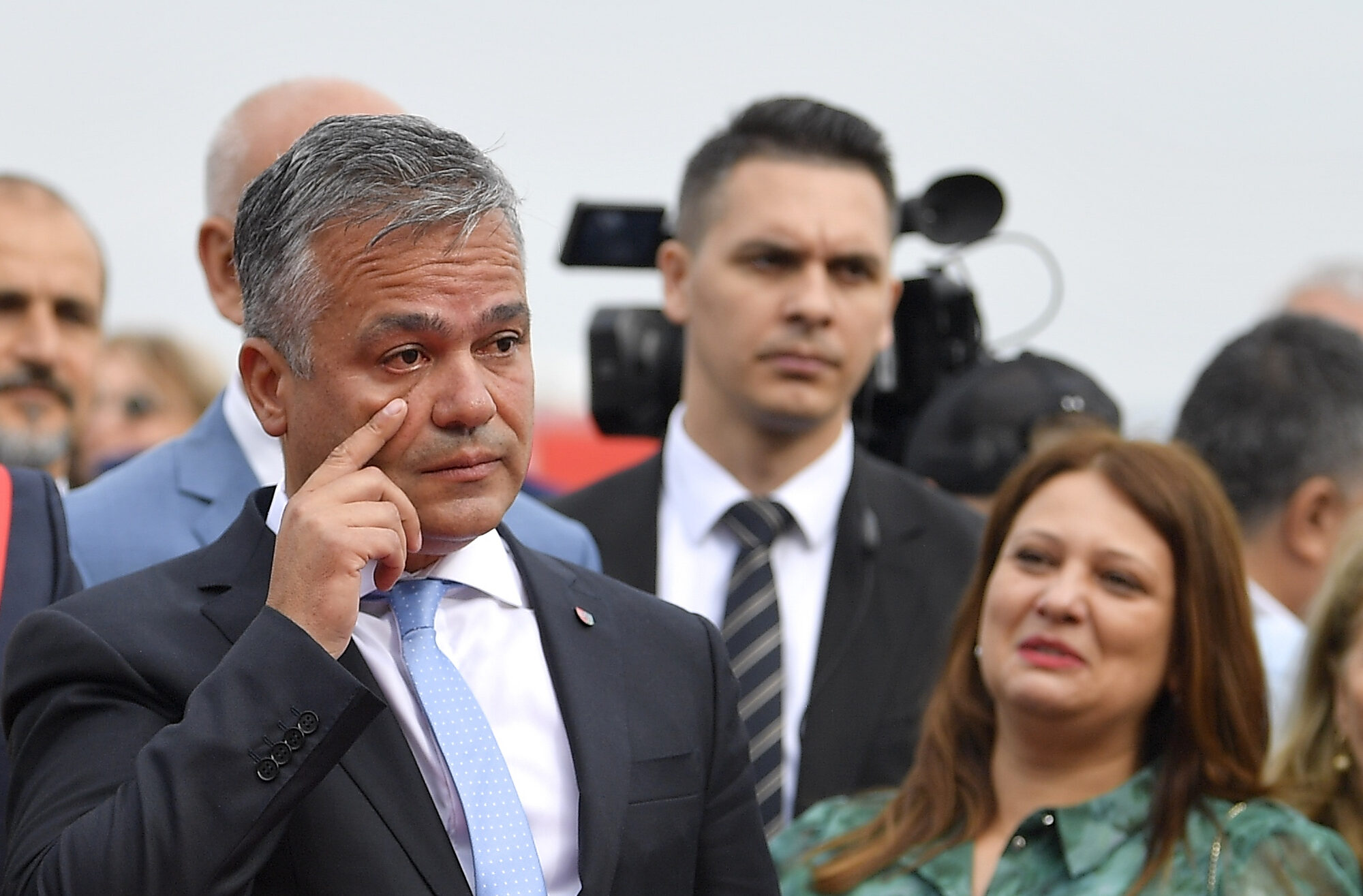 Un jurnalist relatează cum Adrian Veștea nu a fost lăsat să intre în sediul PNL pe când era ministru al Dezvoltării pentru că nu l-a recunoscut nici portarul