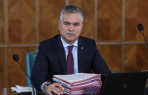 adrian vestea dosare