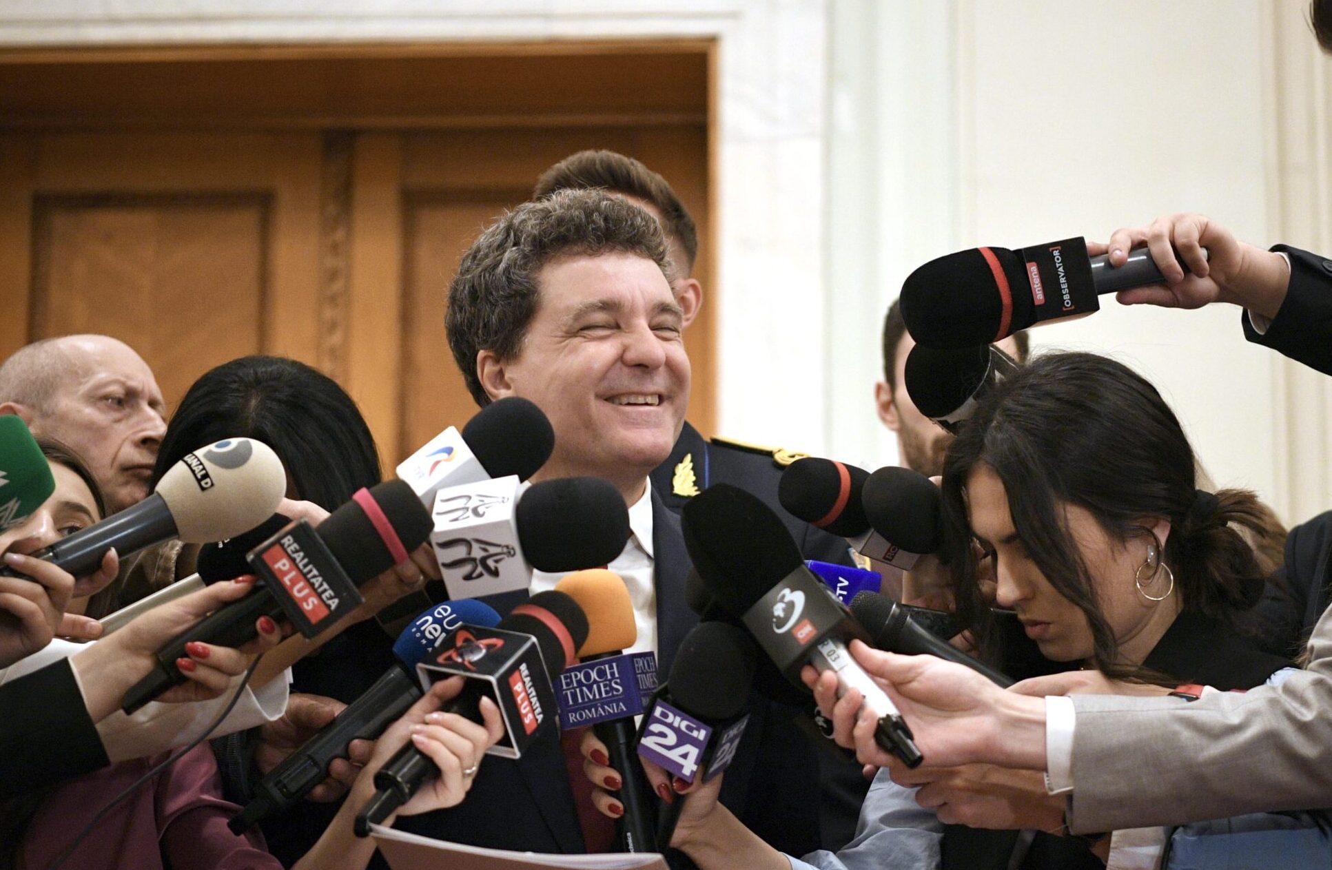 Liderii USR intră în ședință la ora 19 pentru a decide poziția partidului față de Adrian Veștea