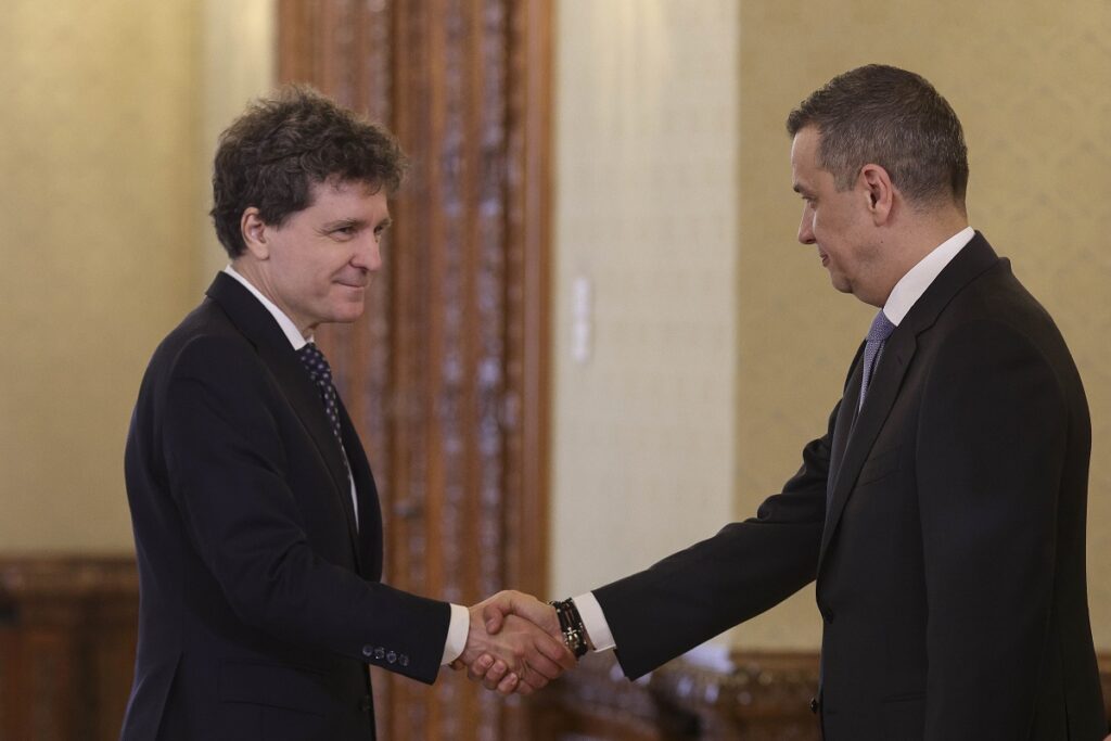 Sorin Grindeanu atac la PNL: „Brătienii second-hand s-au trezit brusc în conștiință și luptă cu PSD” / Îi răspunde și Oanei Gheorghiu „o doamnă pe care n-a votat-o nimeni”: Nu ați făcut nicio reformă, vreți doar să vindeți companiile de stat