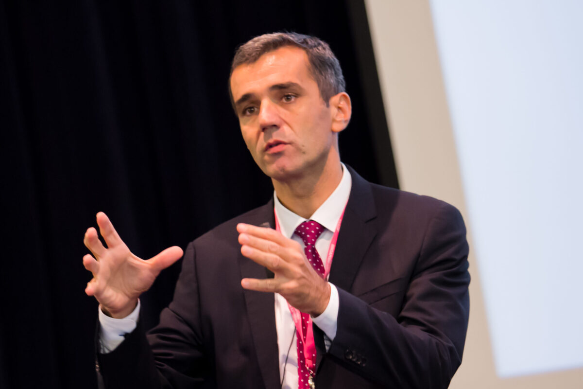 Cum decizi într-o economie în care nimic nu mai e previzibil?  Ilian Mihov, fostul Decan al INSEAD, vine în București la Impact SEE