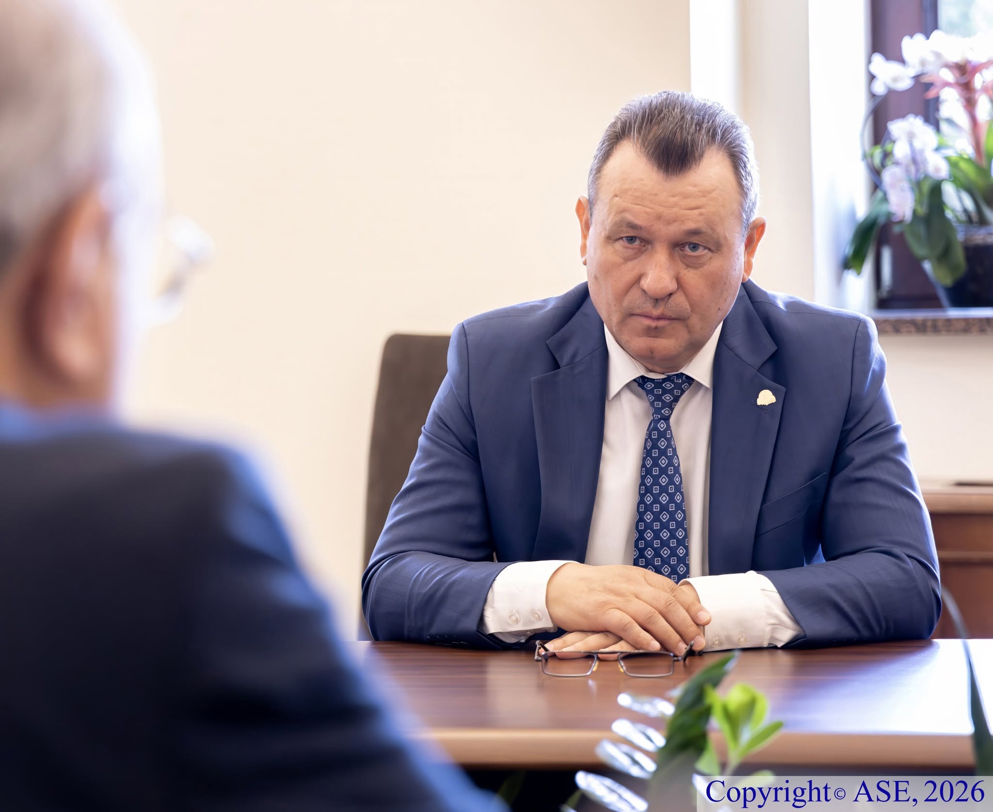 Nicolae Istudor, rectorul Academiei de Studii Economice din București, este favorit pentru funcția de ministru al Agriculturii în viitorul cabinet Tomac – surse
