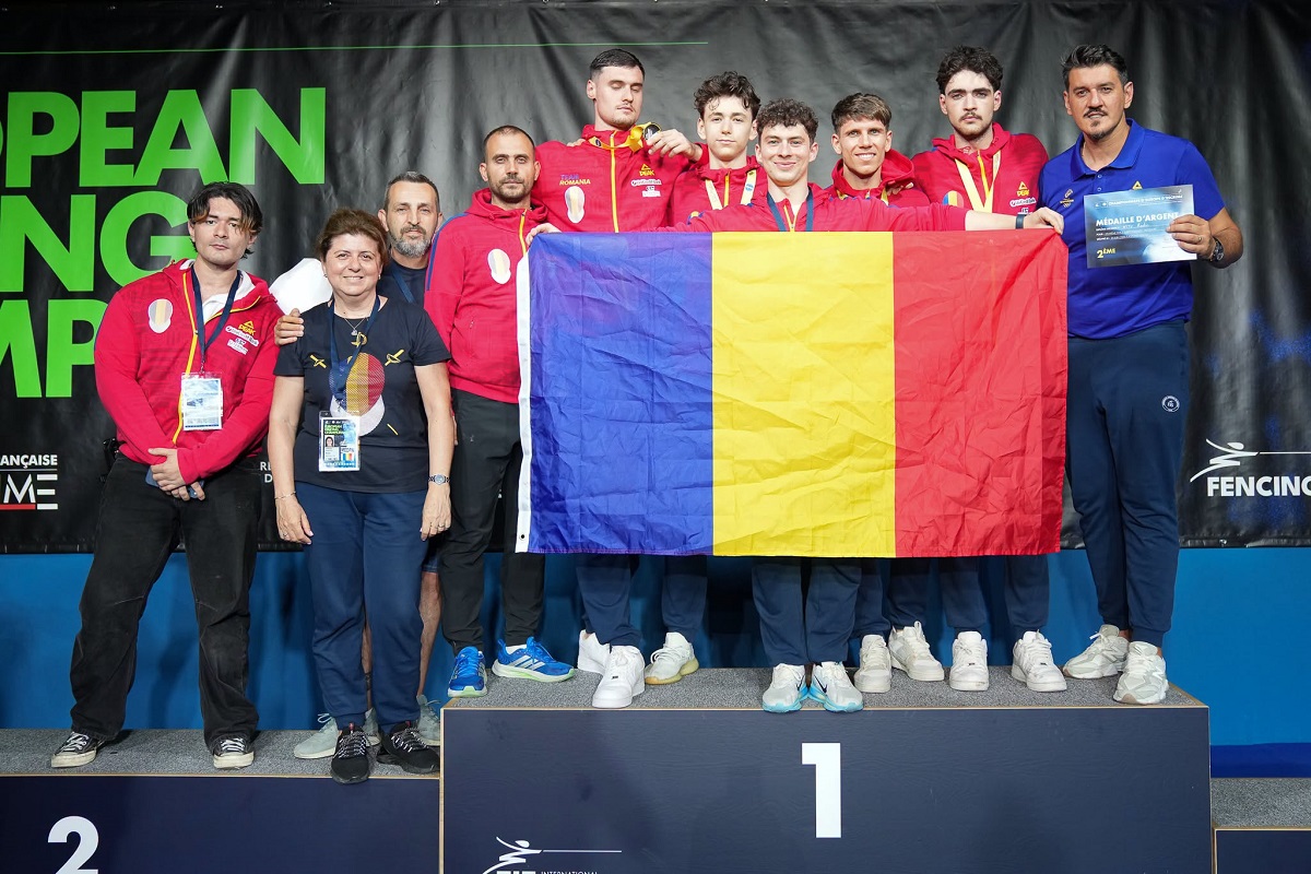 România, vicecampioană europeană în proba masculină de sabie echipe, după o finală dramatică cu Ungaria