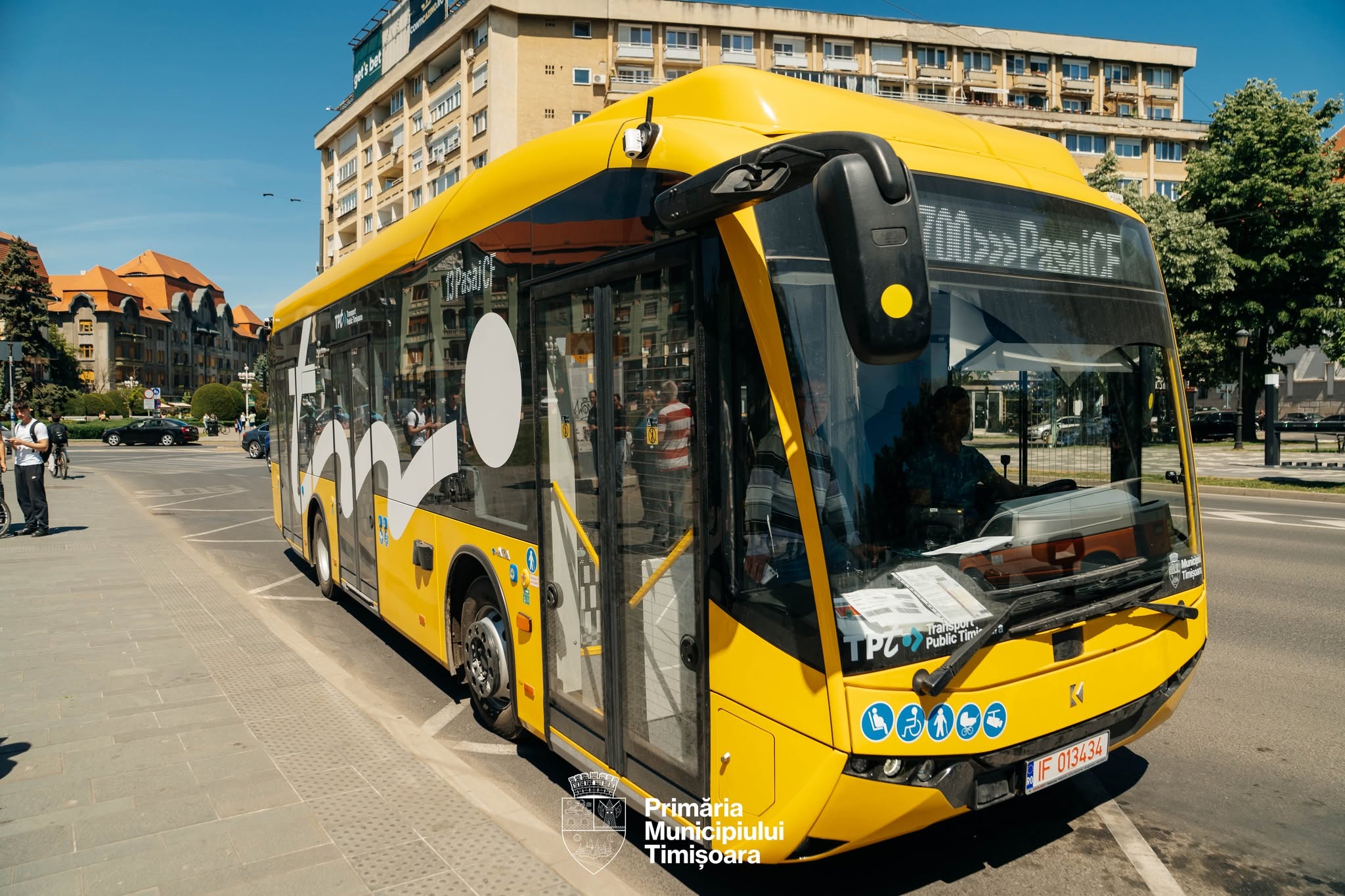 Noile autobuze electrice scurte, achiziționate de Primăria Timișoara din fonduri europene, intră în circulație de săptămâna viitoare