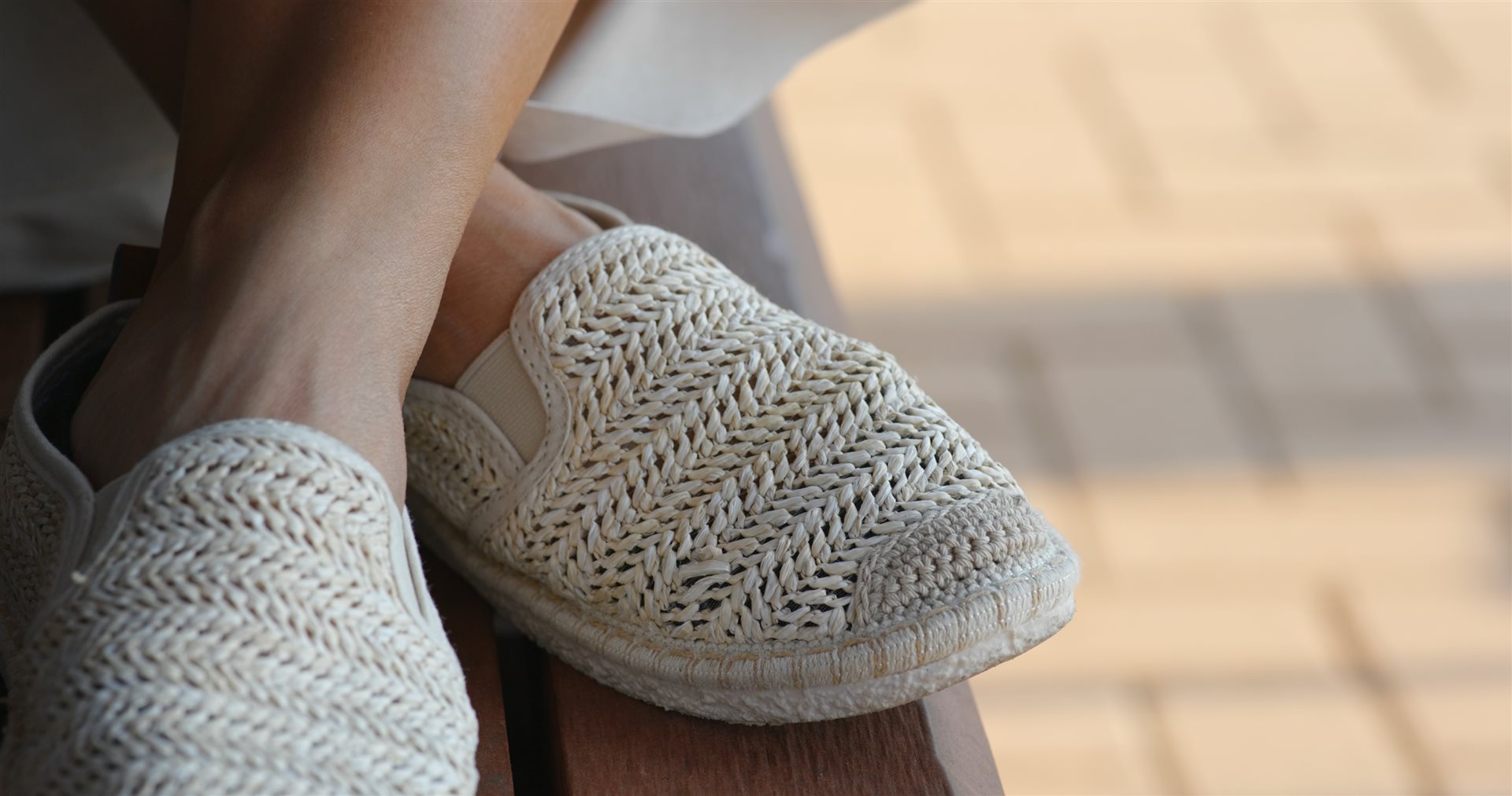 Cum poți curăța rapid și eficient niște espadrile damă?