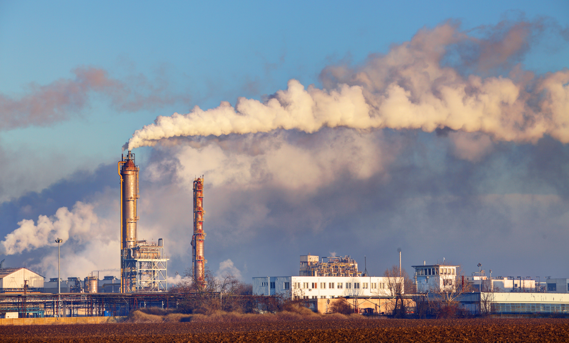 SURSE Comisia Europeană pregătește cea mai importantă revizuire a ETS după 2030: Europa se încălzește de două ori mai rapid decât media globală, iar prețul carbonului ar putea ajunge la 130 de euro pe tonă