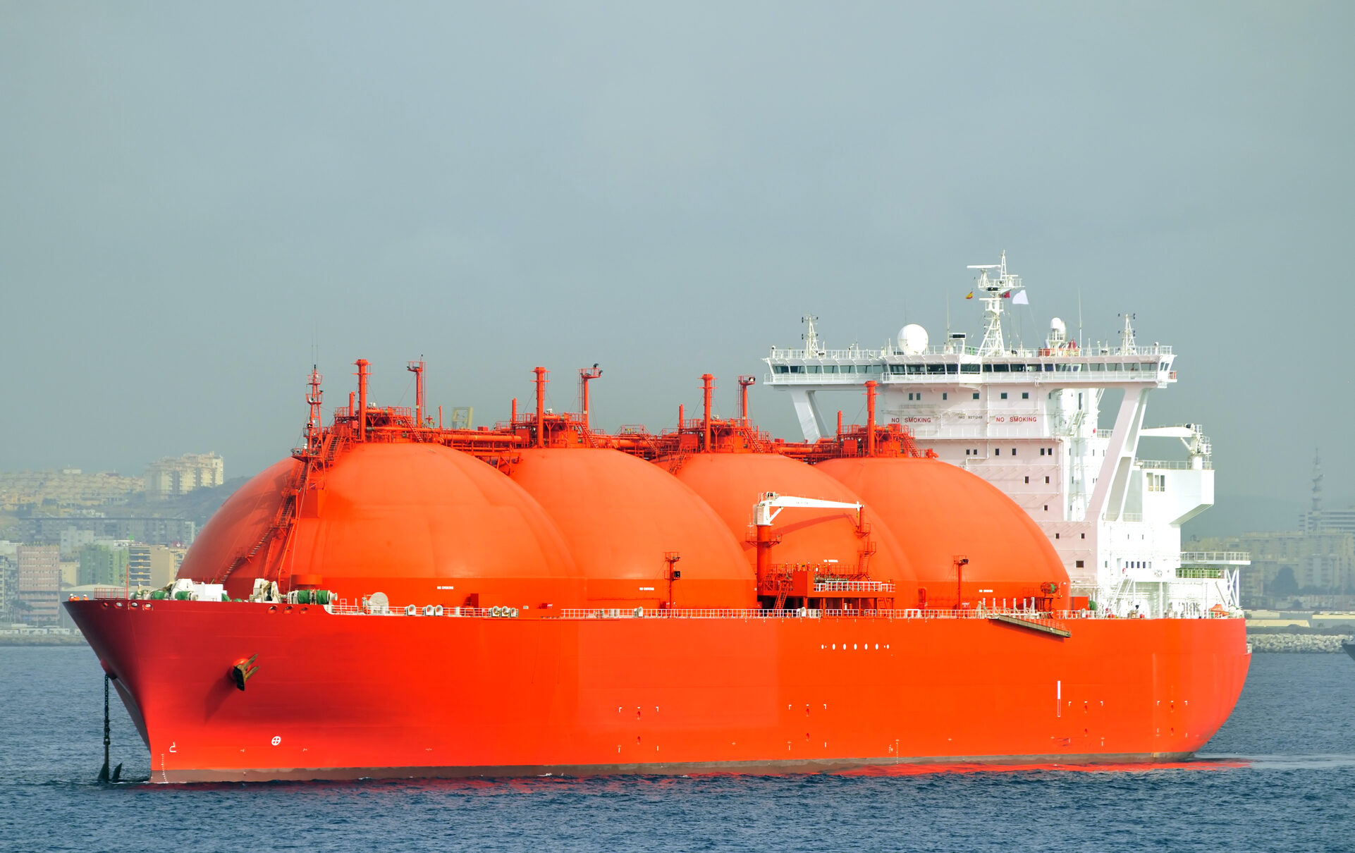 Intermediarul grec al furnizorilor americani de gaze naturale lichefiate susține că producătorii din SUA şi-au schimbat poziţia din cauza războiului din Iran nu mai doresc contracte pe termen lung / Compania greacă vrea să vândă gaze americane și în România prin Coridorul Vertical
