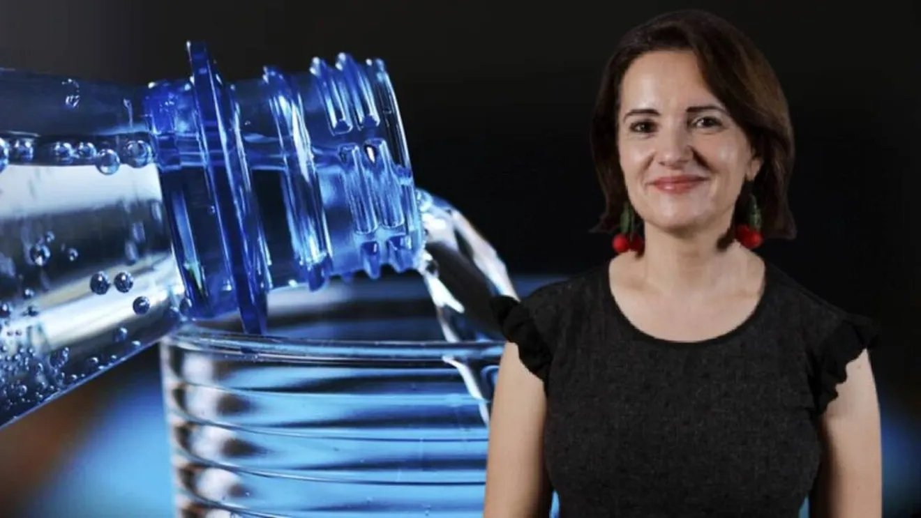 Ce se întâmplă în corpul tău când începi să bei mai multă apă. Nutriționistul Tania Fântână explică modul în care te ajută hidratarea să slăbești și de ce deshidratarea este mai periculoasă decât pare