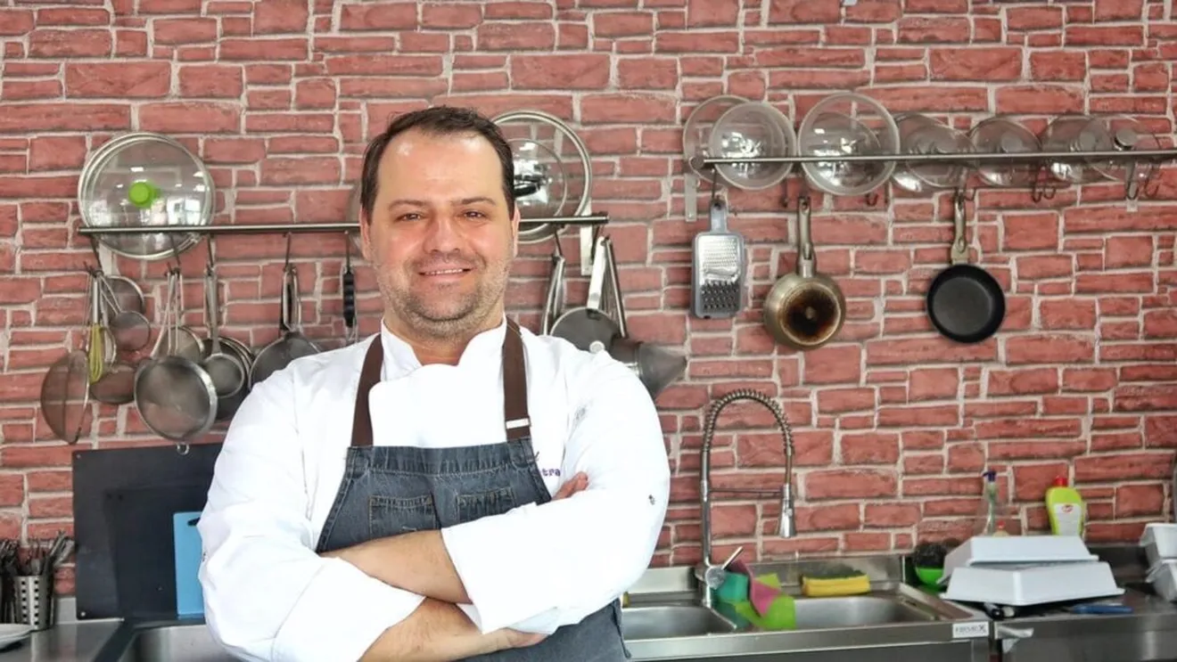 VIDEO | Chef Nico Lontras: „Bucătăria românească nu trebuie distrusă, ci făcută mai bună” / „Avem bucătăria. Avem vinurile. Avem producătorii. Ne lipsesc doar logistica și strategia”