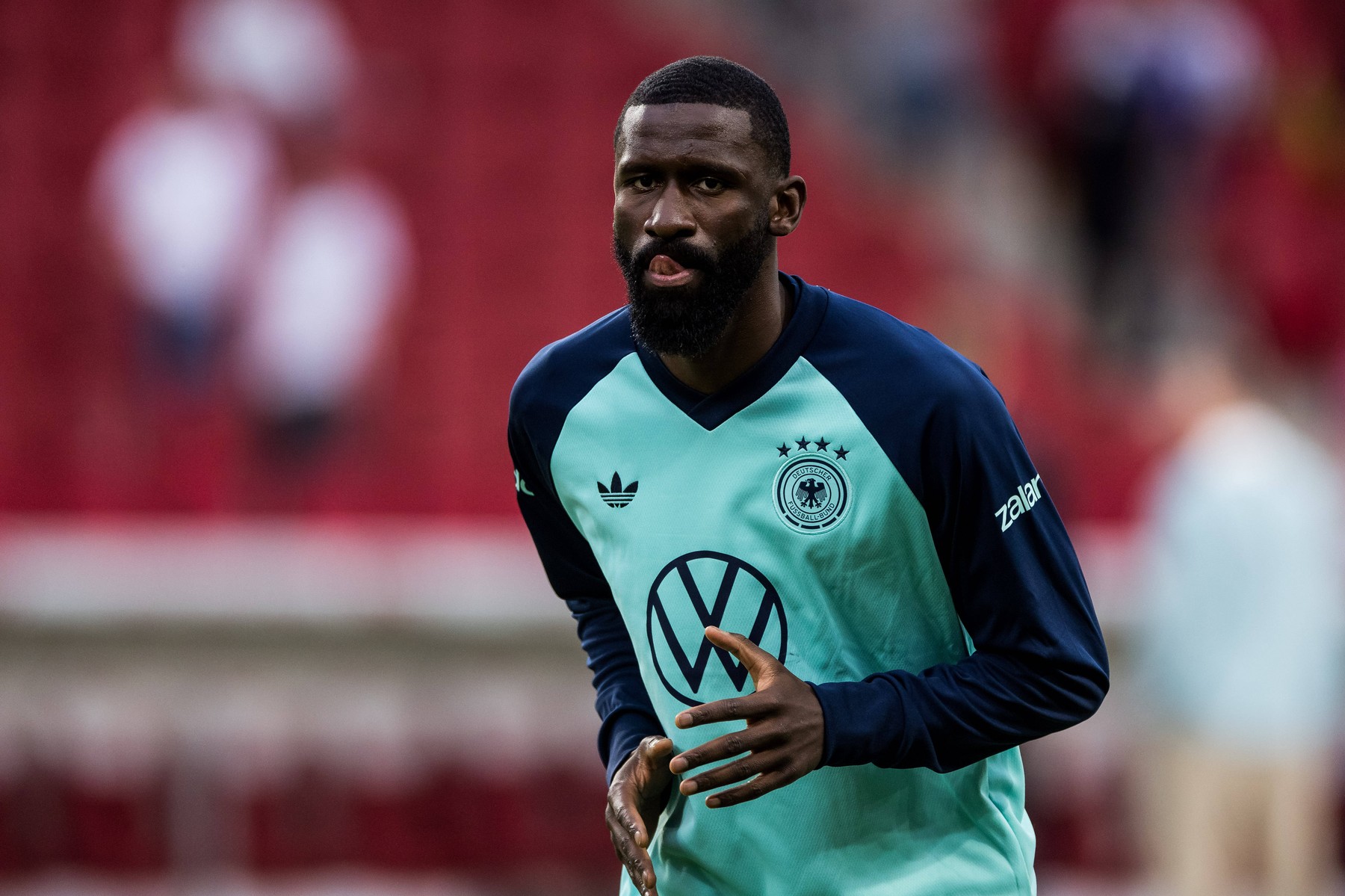 Rudiger (Real Madrid) sare în apărarea refugiaților: „Oamenii nu fug pentru că vor, nu au altă opţiune”