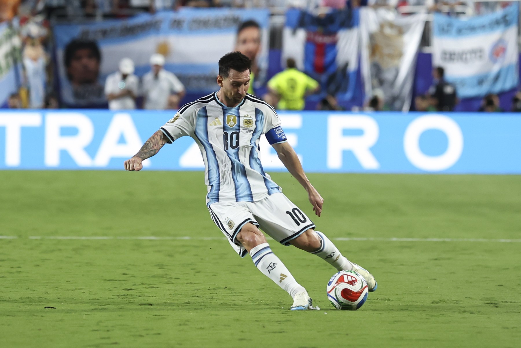 VIDEO: Controversa zilei la Mondial: merita Messi cartonașul roșu?