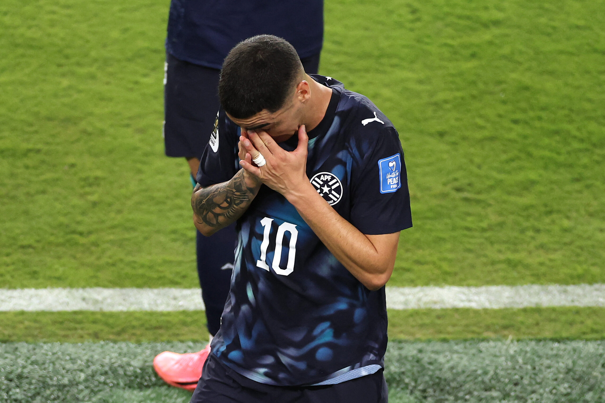 Premieră istorică la CM 2026: Almiron, primul fotbalist eliminat direct pentru că și-a acoperit gura în timpul unei discuții
