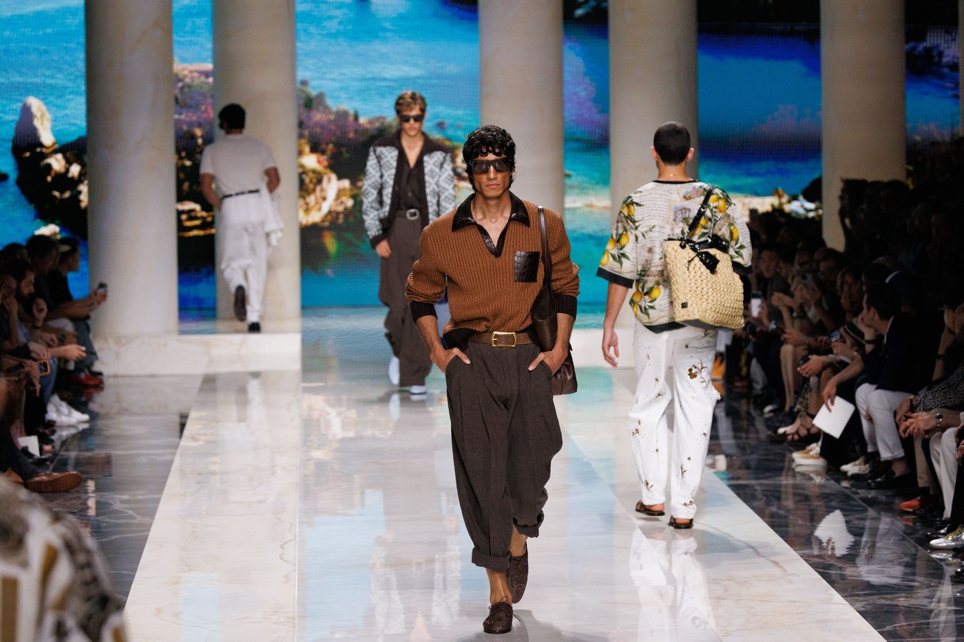 Dolce & Gabbana SS27 la Milano: Sicilia, denim brodat și eleganță mediteraneană pentru vara 2027