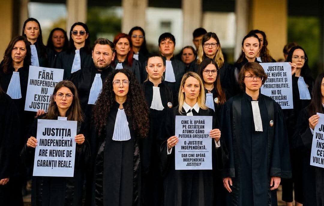 Grefierii din instanțe și parchete suspendă protestele, dar se pregătesc de grevă