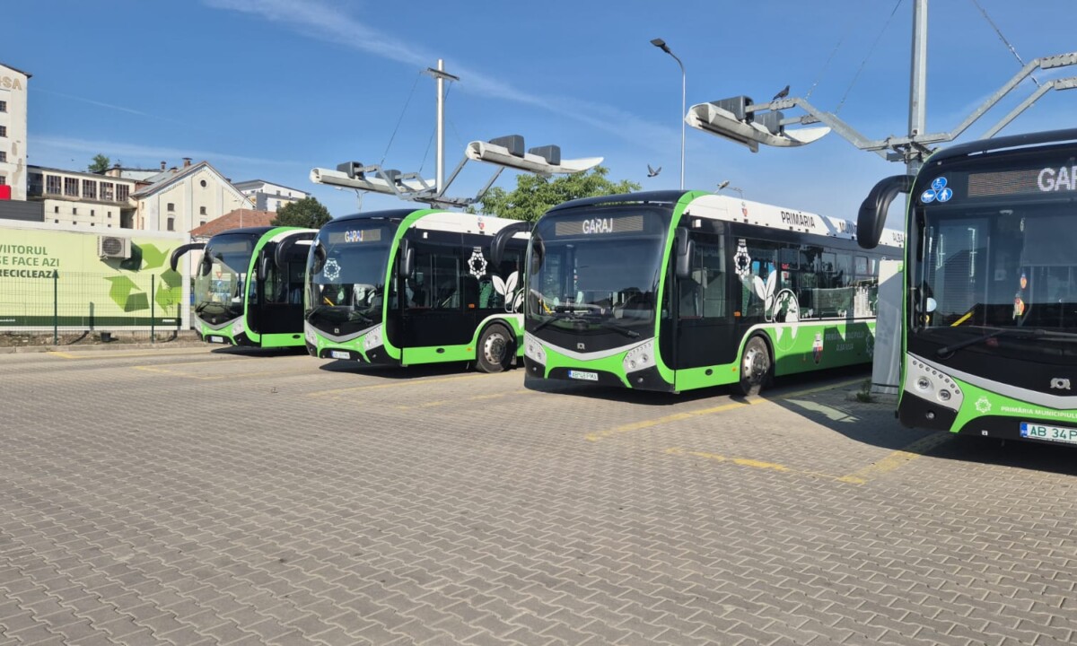 Transportul public din Alba Iulia blocat pentru a treia zi / Șoferii cer salariile restante și bonurile de masă pe mai multe luni