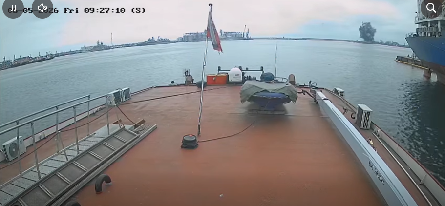 VIDEO Explozia dronei din Portul Constanța, surprinsă de o cameră de la bordul unei nave din larg
