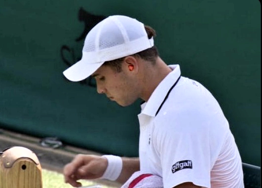 Faza zilei la Wimbledon: și-a pus dopuri în urechi pentru a nu auzi scandalul făcut de adversar