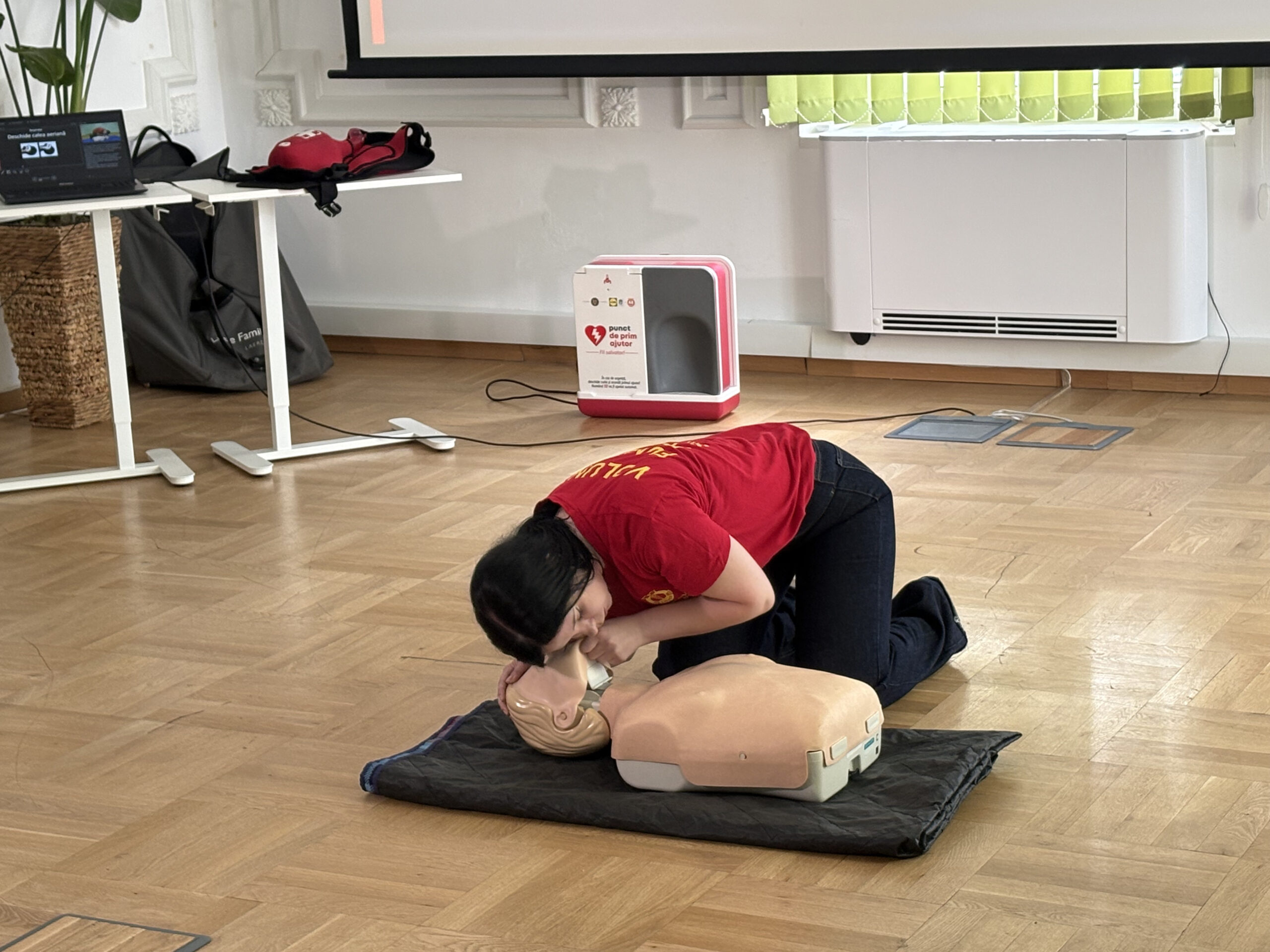 Ghid pentru acordarea primului ajutor: cum să acționezi corect în situații medicale de urgență