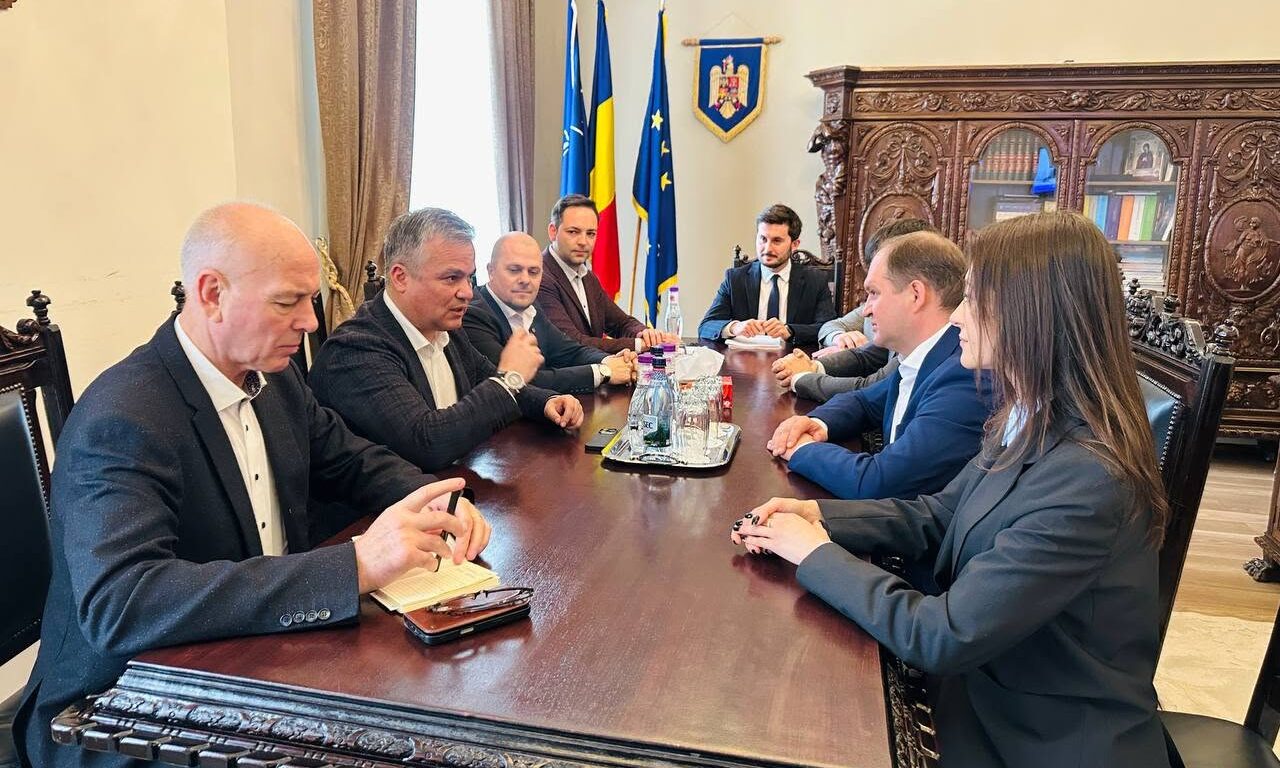 Cum a aflat primarul pro-rus al Chișinăului, care este interzis în România, că Adrian Veștea va fi nominalizat premier: legături de colaborare cu Consiliul Județean Brașov