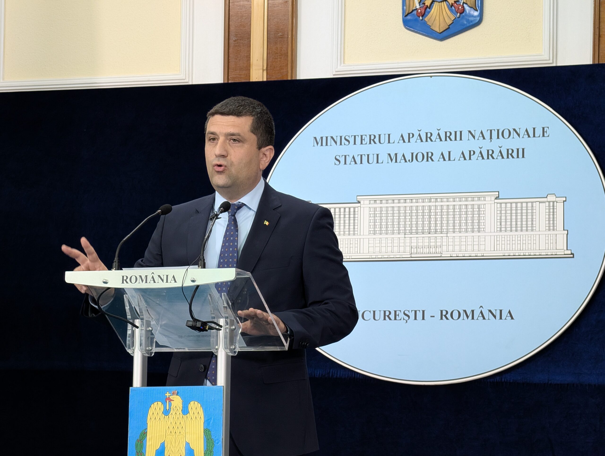 Patru noi mari nereguli descoperite la MApN: firme problematice abonate la contracte, comandant care gestiona o unitate militară ca pe propria gospodărie, medic cu adeverințe false și un nou ansamblu rezidențial construit lângă un mare depozit militar