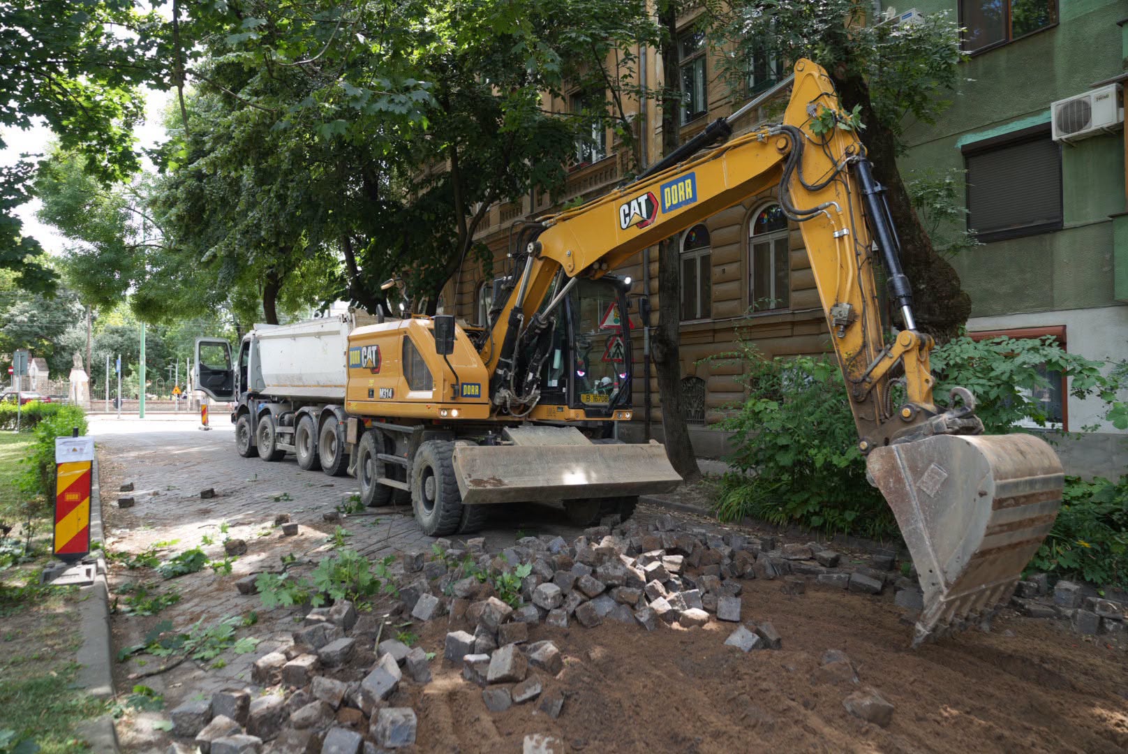 Primăria Timișoara, ample lucrări de regenerare urbană în Piața Corneliu Micloși / Piatra cubică va fi strânsă și păstrată pentru a fi reutilizată