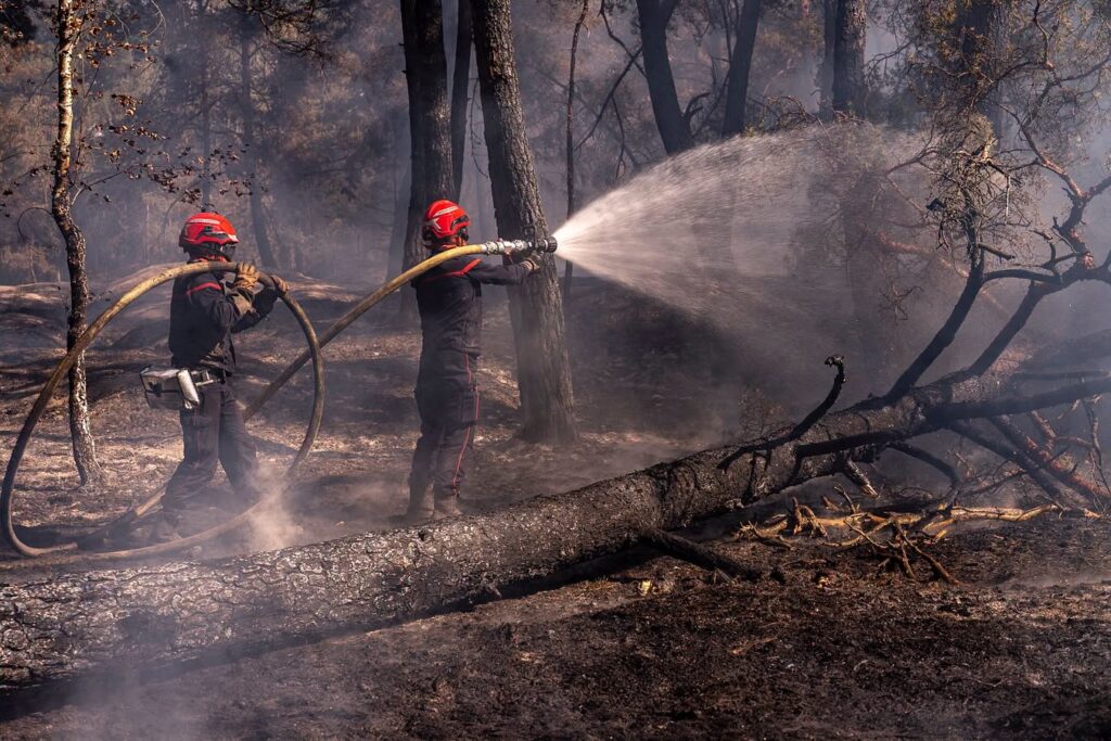 Macron le mulțumește pompierilor din România, Croația, Germania, Portugalia, Suedia, Elveția, Cehia și Slovaciei pentru sprijinul la incendiile care au devastat Franța: În vremuri de încercare, Europa este cea care dă dovadă de solidaritate