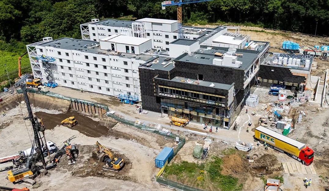 EXCLUSIV Singurul spital construit de o universitate, de la zero și fără fonduri guvernamentale, va fi inaugurat în toamnă – anunță rectorul Universității de Medicină de la Târgu Mureș