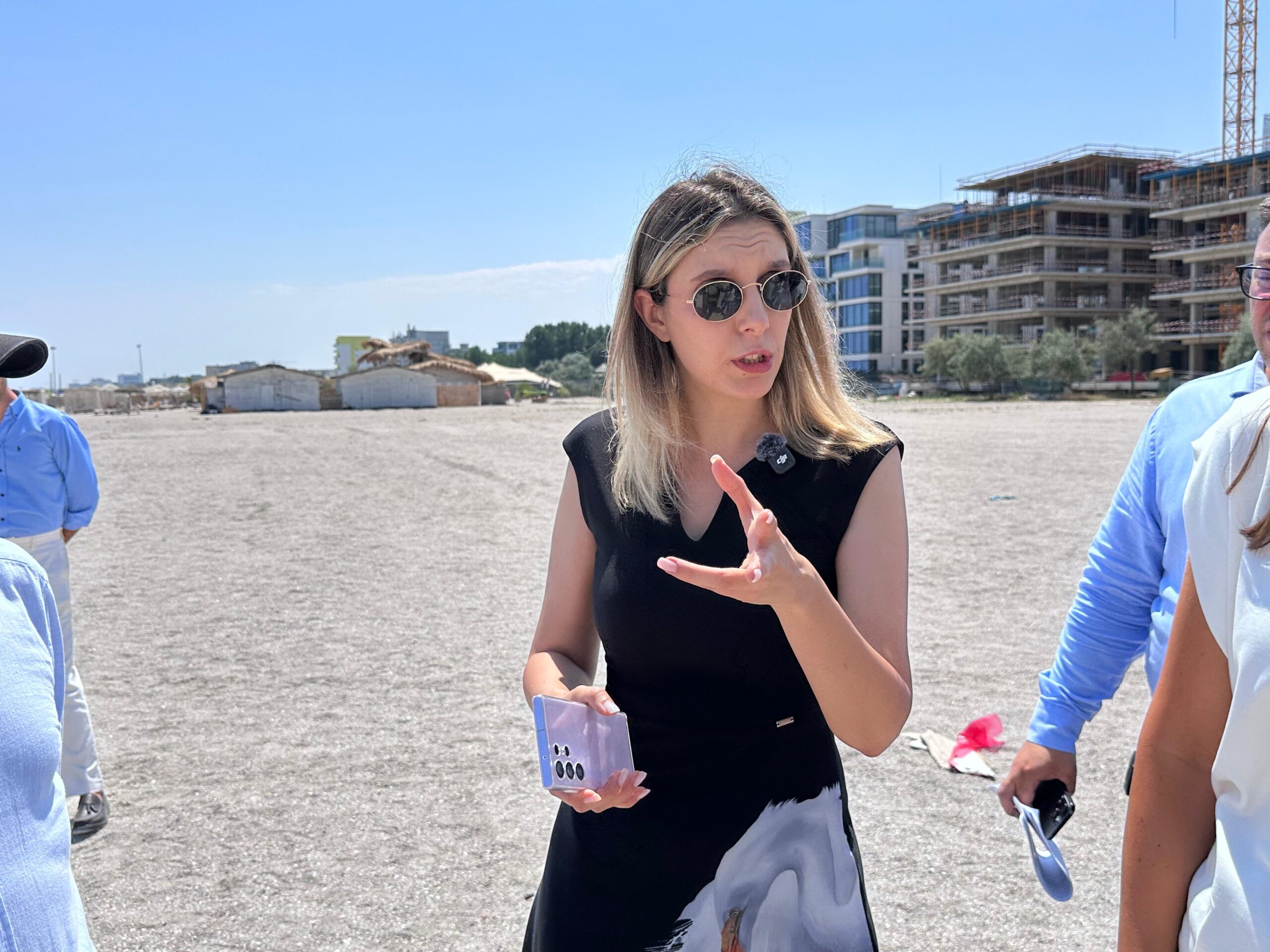 EXCLUSIV | Ministra Diana Buzoianu: Nu controalele au distrus turismul, ci zecile de ani de neglijență / 23 de beach baruri vor fi demolate / Crazy și Fratelli, notificări de dezafectare / Vor mai fi controale