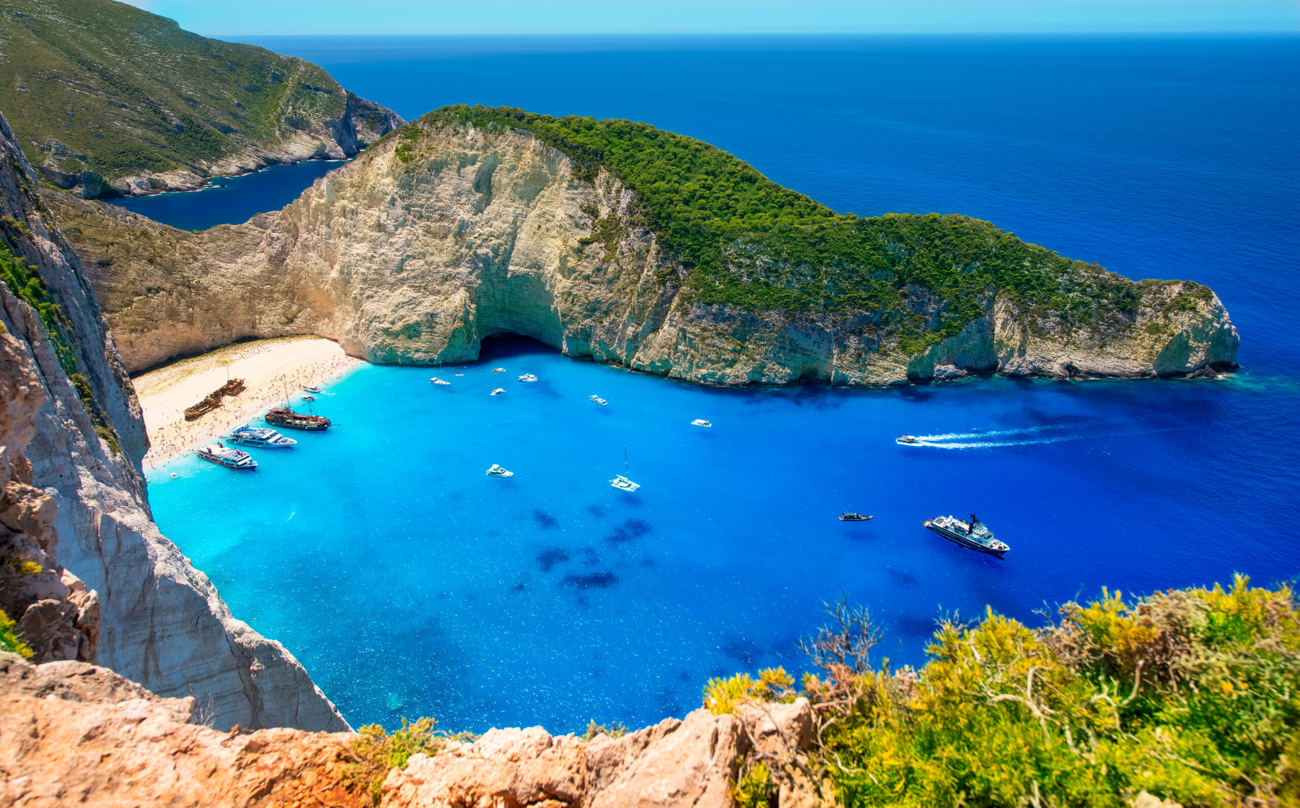 Grecia va extinde plaja Navagio din insula Zakynthos, pentru a proteja epava care a făcut-o celebră
